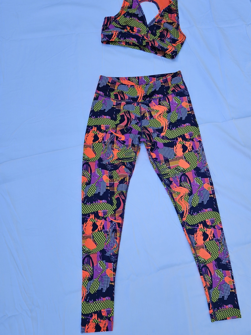 Zumba Wear 2-Piece Activewear Set Neon Abstract Grid Print Leggings & Bra